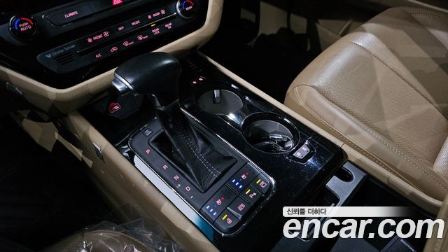 Kia Canival 2017 — photo 12