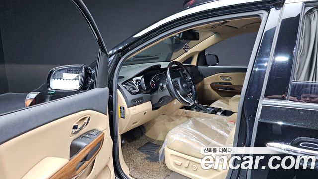 Kia Canival 2017 — photo 13