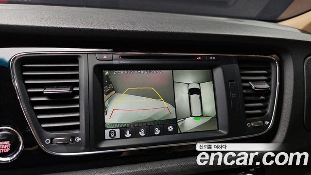 Kia Canival 2017 — photo 20