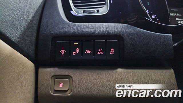 Kia Canival 2017 — photo 24