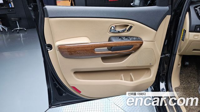 Kia Canival 2017 — photo 14