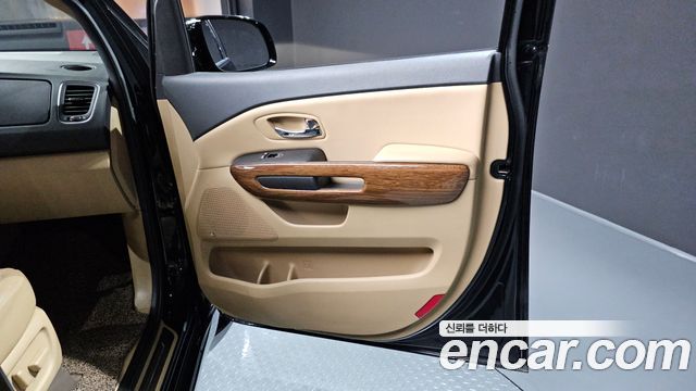 Kia Canival 2017 — photo 15