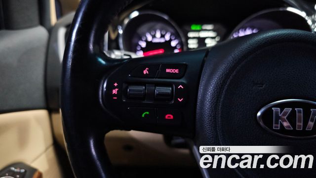 Kia Canival 2017 — photo 31