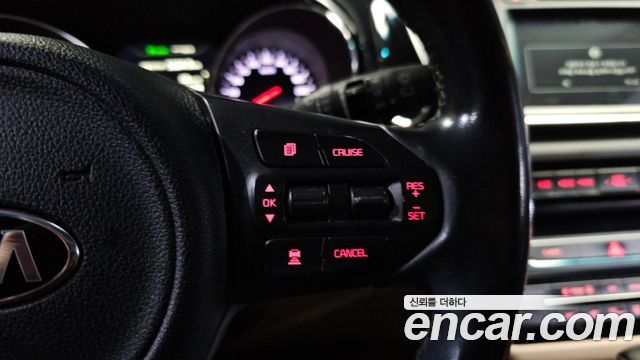 Kia Canival 2017 — photo 32