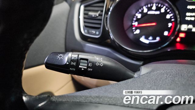 Kia Canival 2017 — photo 33