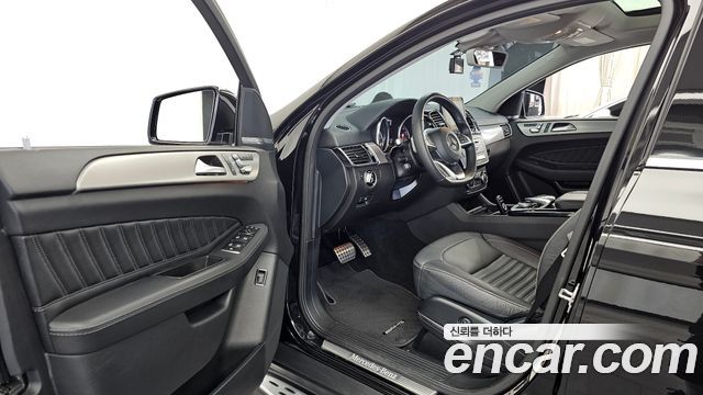 Mercedes-Benz GLE-Class 2017 — photo 10