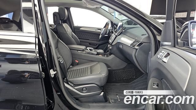 Mercedes-Benz GLE-Class 2017 — photo 11