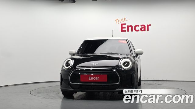 Mini Cooper 2024 — photo 3