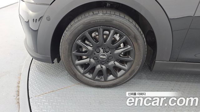 Mini Cooper 2024 — photo 5
