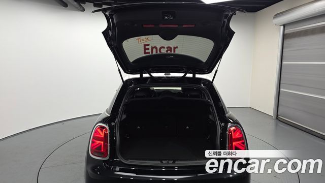 Mini Cooper 2024 — photo 26