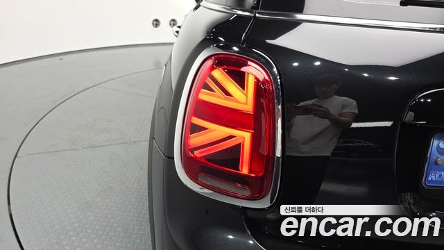 Mini Cooper 2024 — photo 9
