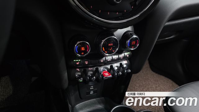 Mini Cooper 2024 — photo 28