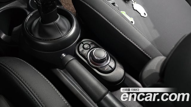 Mini Cooper 2024 — photo 29