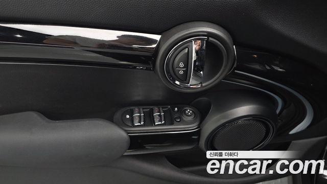Mini Cooper 2024 — photo 31