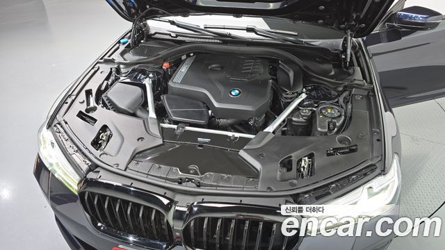 BMW 5-Series 2023 — photo 6