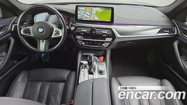 BMW 5-Series 2023 — photo 10