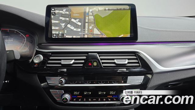 BMW 5-Series 2023 — photo 18