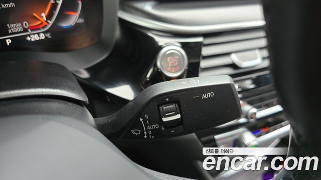 BMW 5-Series 2023 — photo 26