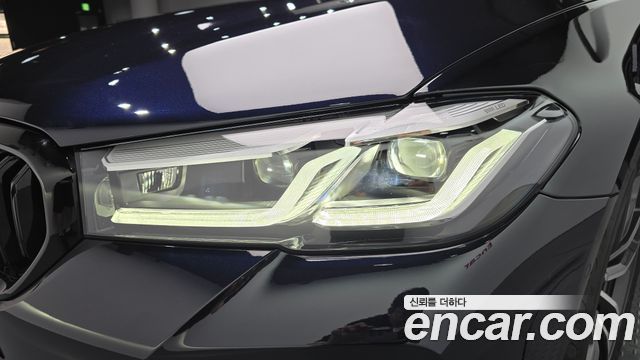 BMW 5-Series 2023 — photo 8