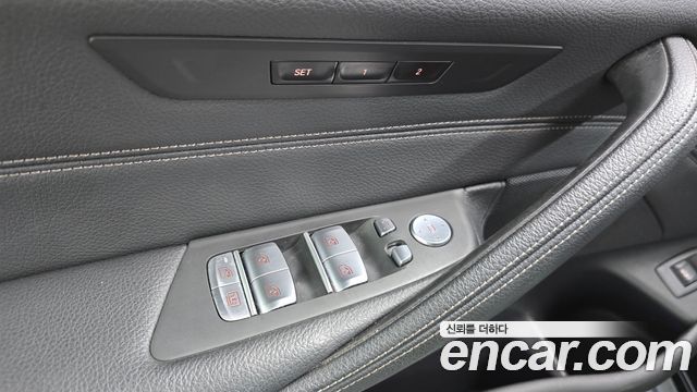 BMW 5-Series 2023 — photo 27