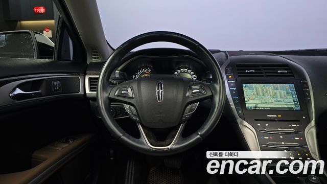 Lincoln MKZ 2016 — photo 18