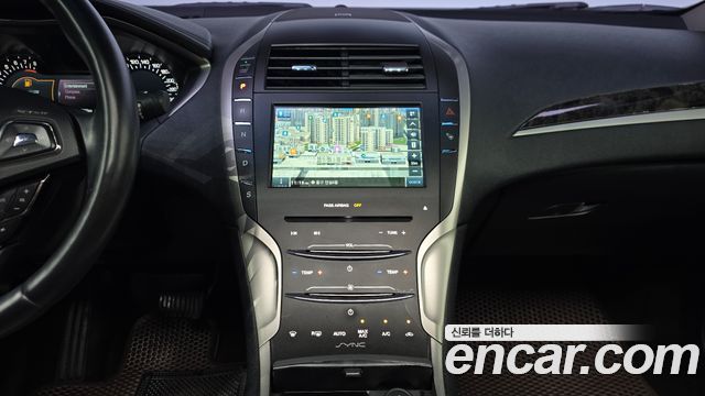 Lincoln MKZ 2016 — photo 19