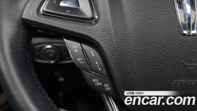 Lincoln MKZ 2016 — photo 23