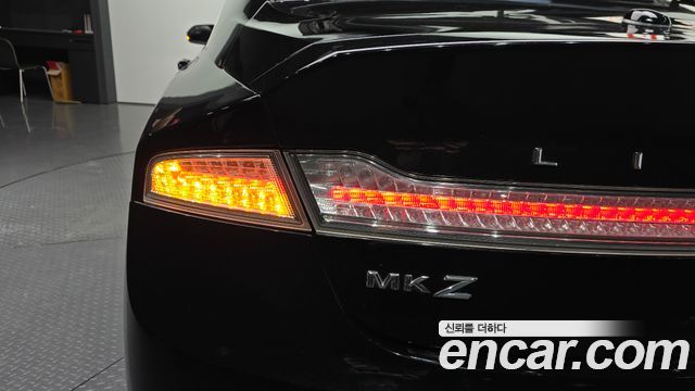 Lincoln MKZ 2016 — photo 9