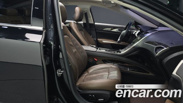 Lincoln MKZ 2016 — photo 16
