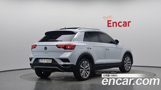 Volkswagen T-Roc 2021 — photo 2