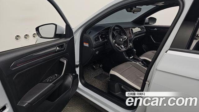 Volkswagen T-Roc 2021 — photo 13