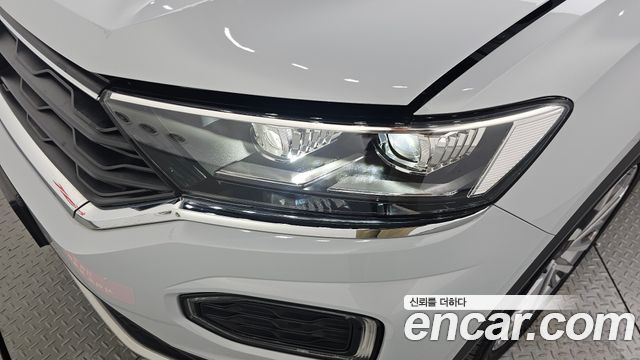 Volkswagen T-Roc 2021 — photo 8