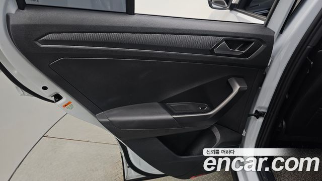 Volkswagen T-Roc 2021 — photo 15