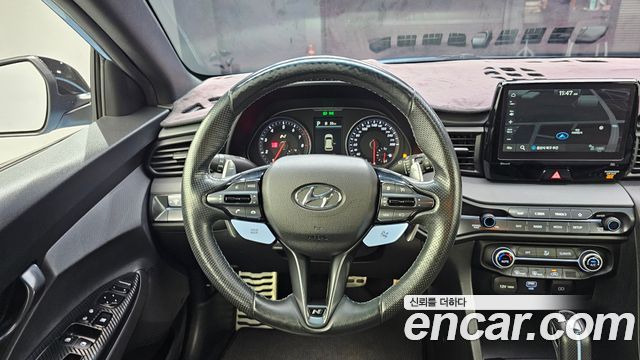 Hyundai Veloster 2022 — photo 19
