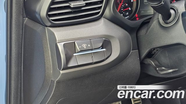 Hyundai Veloster 2022 — photo 22