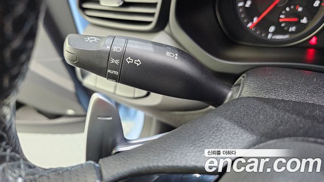 Hyundai Veloster 2022 — photo 24