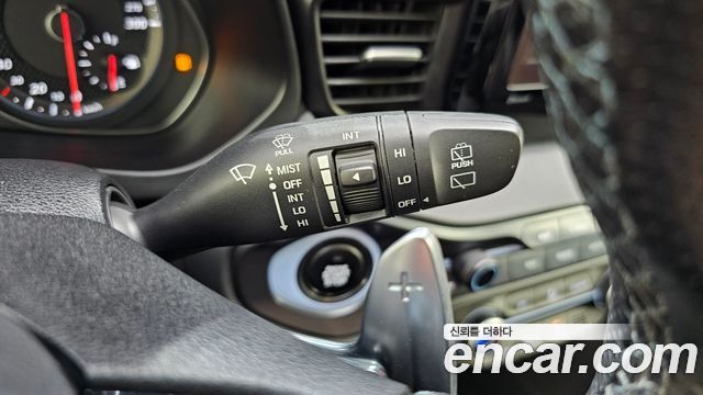 Hyundai Veloster 2022 — photo 25