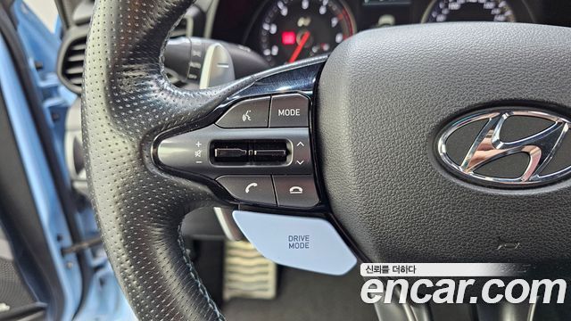 Hyundai Veloster 2022 — photo 26