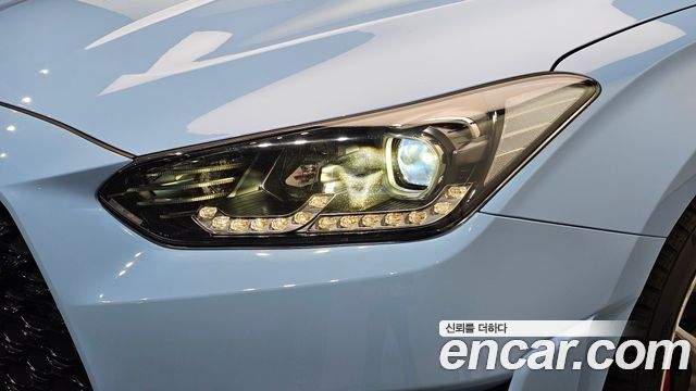 Hyundai Veloster 2022 — photo 8