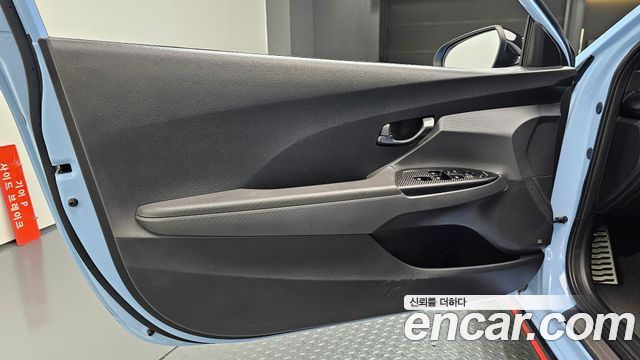 Hyundai Veloster 2022 — photo 14