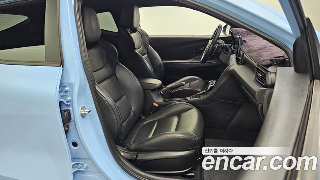 Hyundai Veloster 2022 — photo 16