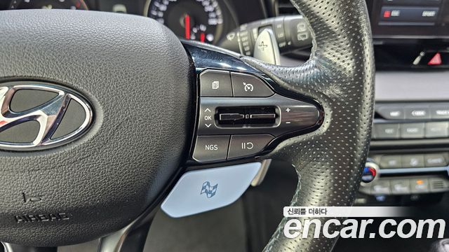 Hyundai Veloster 2022 — photo 27