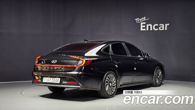 Hyundai Sonata 2022 — photo 2