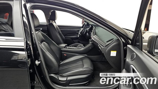 Hyundai Sonata 2022 — photo 17