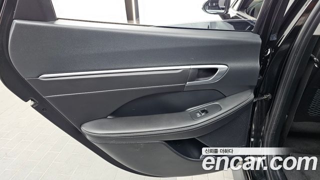 Hyundai Sonata 2022 — photo 15
