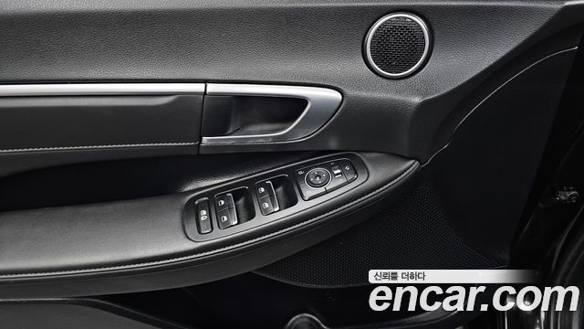Hyundai Sonata 2022 — photo 31