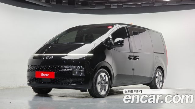 Hyundai Staria 2023 — photo 1