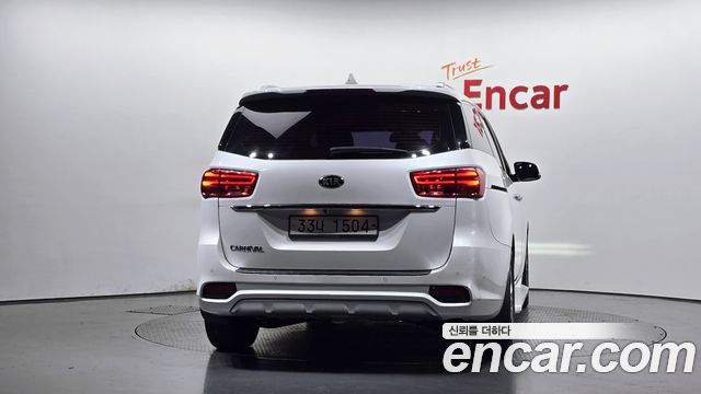 Kia Canival 2019 — photo 4