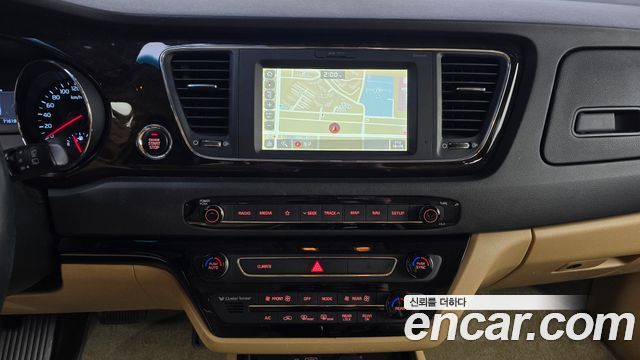 Kia Canival 2019 — photo 15