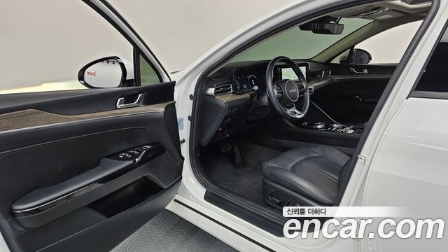 Kia K5 2023 — photo 13